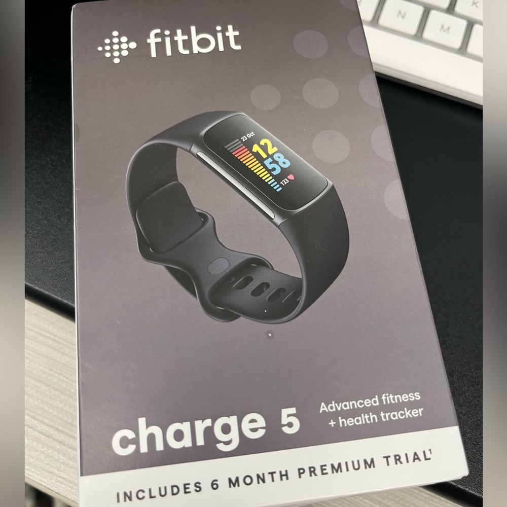 Fitbit charger 5 never used